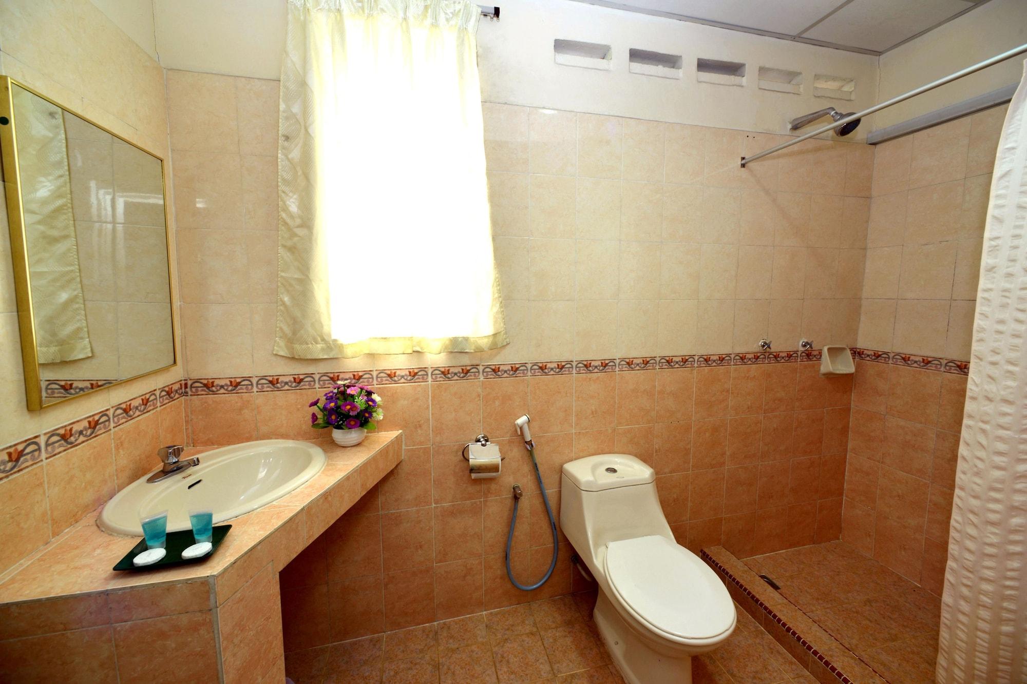 Classic Boutique Hotel Куантан Екстер'єр фото