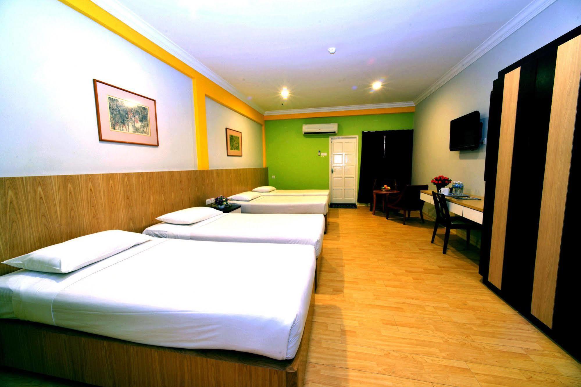 Classic Boutique Hotel Куантан Екстер'єр фото