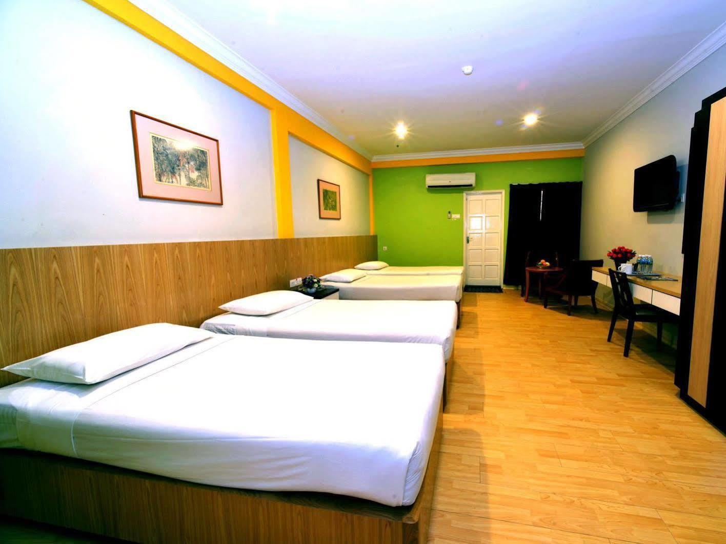 Classic Boutique Hotel Куантан Екстер'єр фото
