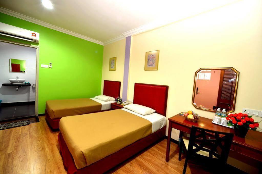 Classic Boutique Hotel Куантан Екстер'єр фото